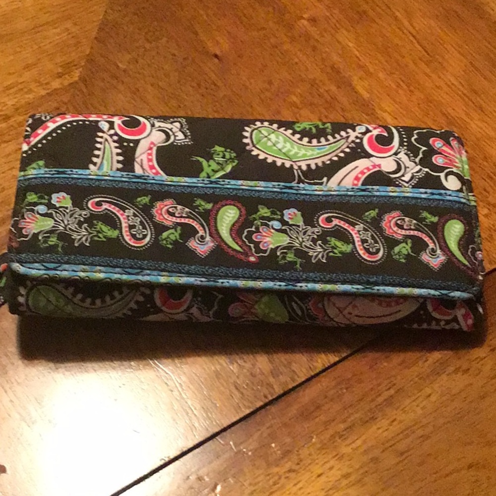 Super cute Vivary clutch wallet nwot